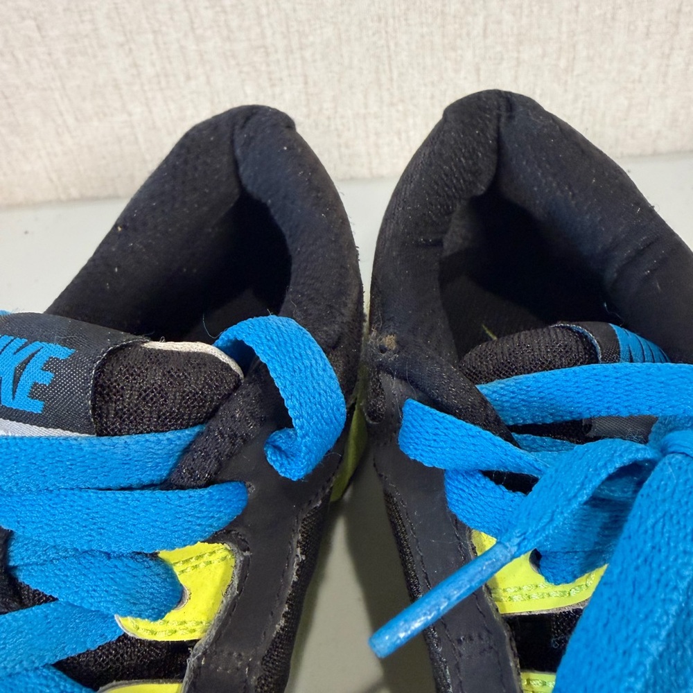 Nike Kids Black and Neon Green Sneakers - Picture 4 of 13